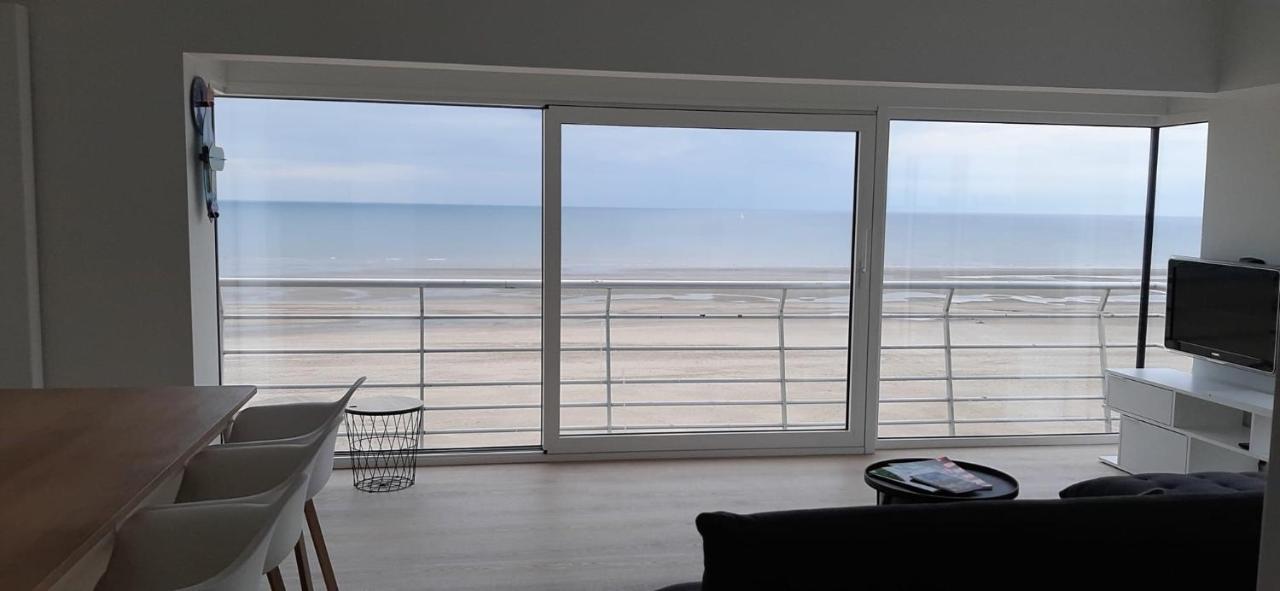 Appartment With Frontal Sea View With 3 Bedrooms Koksijde Exterior photo